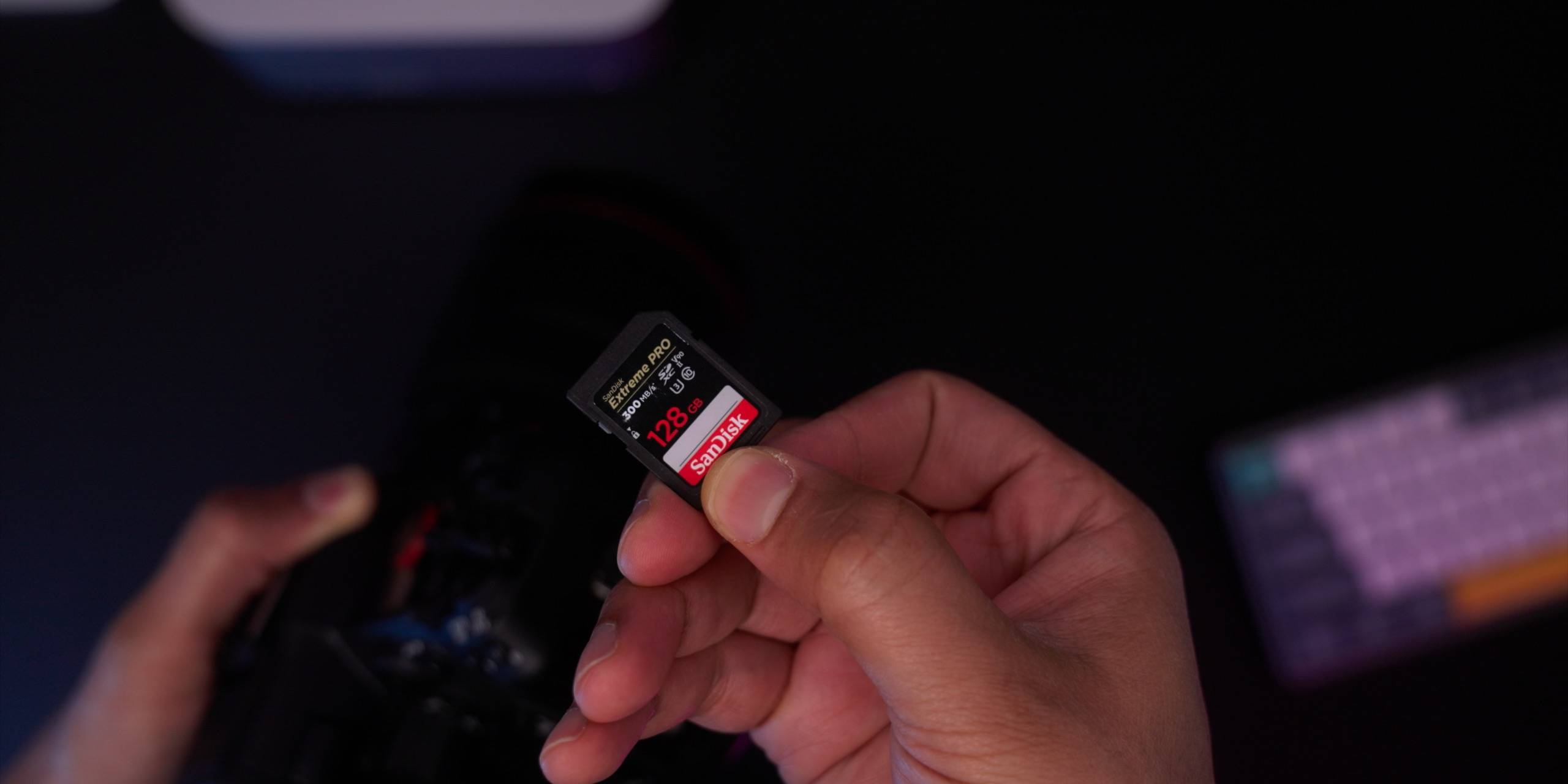 Canon-R5c-8K-SD-Card