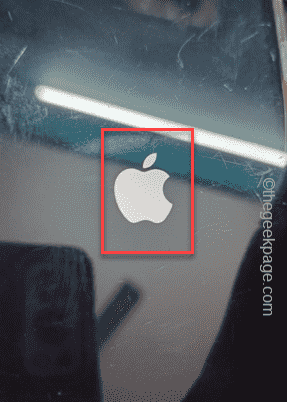apple-logo-appears-min-e1714066589596-3